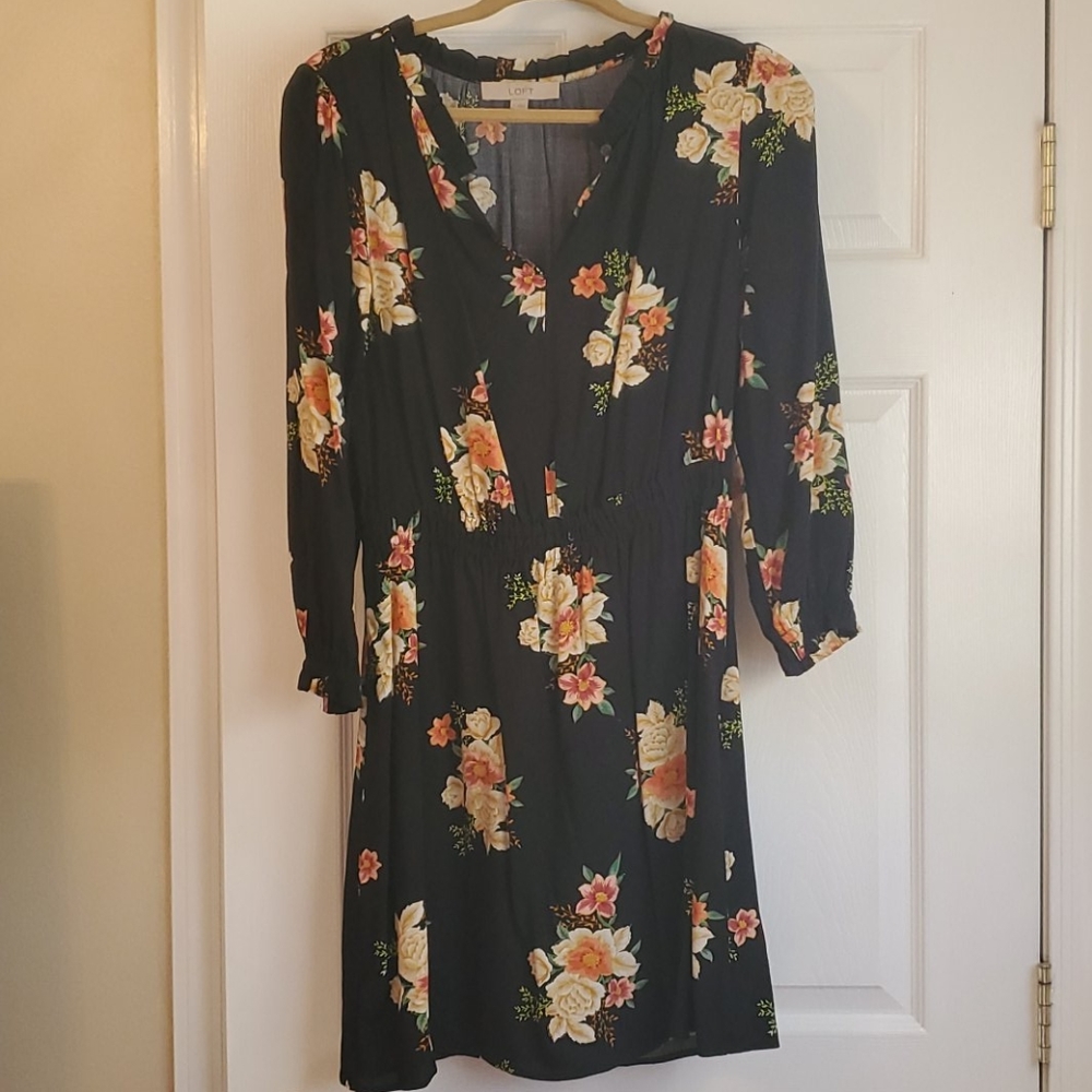 Loft floral dress. Elastic waist size M